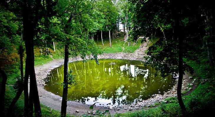 кратер Каали в Эстонии
